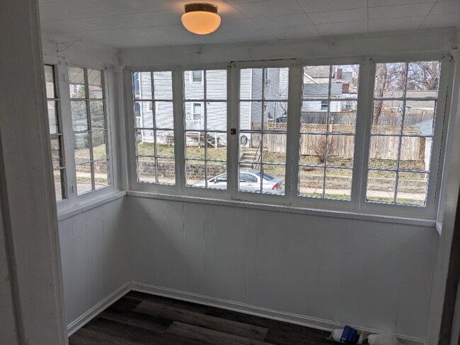 2023 Lawn Ave