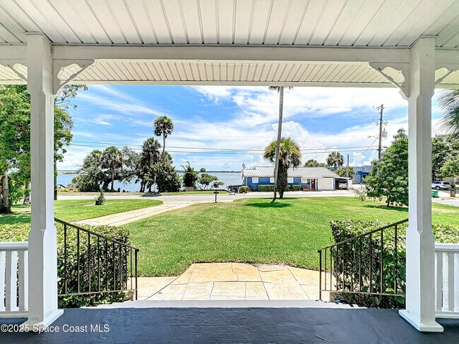 2811 Indian River Dr
