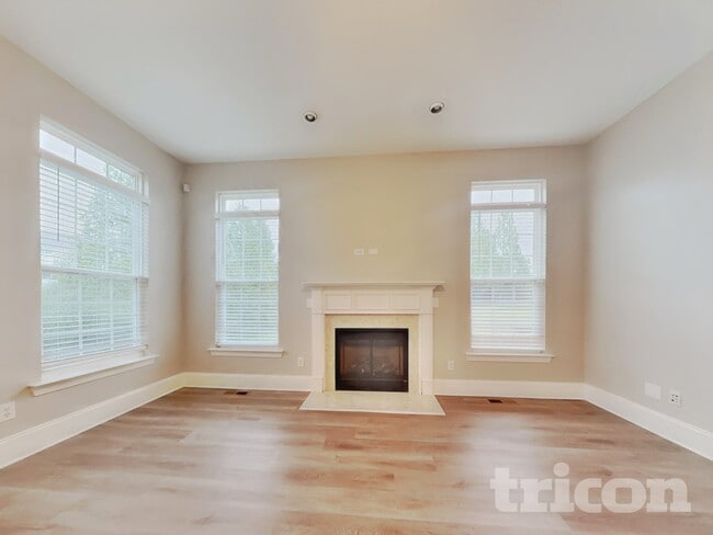 Photo - 108 N Honey Locust Dr