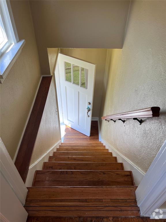 Building Photo - 2733 NW 12th St Unit 1/2 Rental