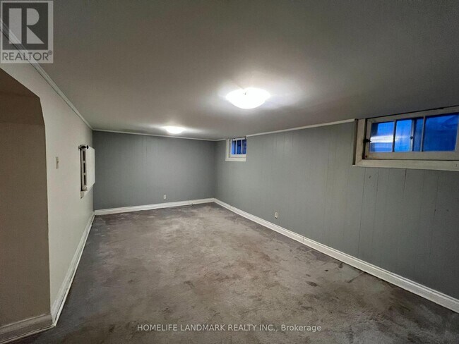 Photo - 11 Hutton Ave