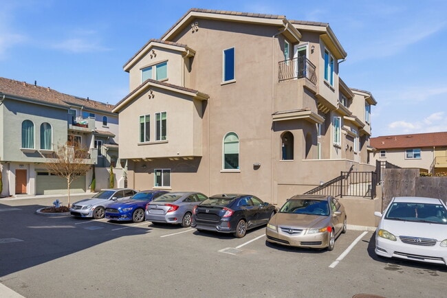 Photo - 817 Estancia Ter