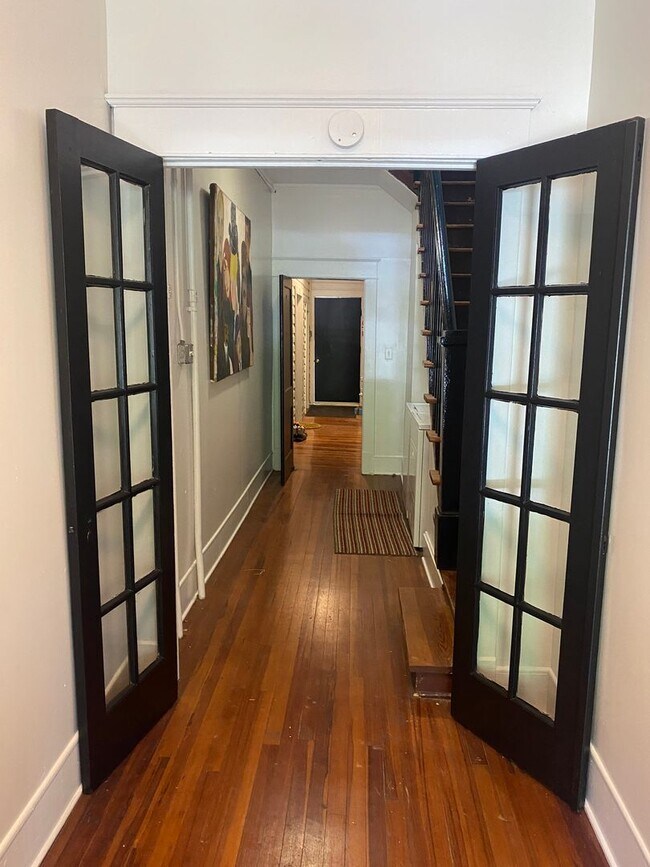 Photo - Great 2BR/1B Apartment in Historical House! Unidad 2