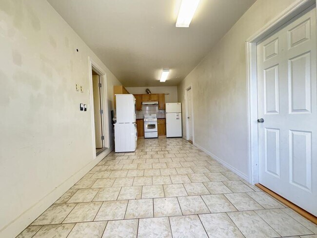 Photo - 2 bedroom in Burnaby BC V5H 3W8