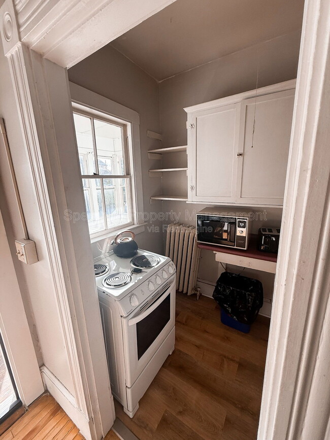 Building Photo - 30 Pleasant St Unit 2