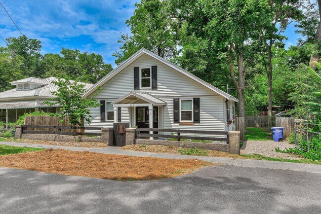 Photo - 116 Edgefield Ave NW