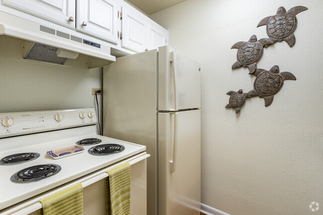 Efficiency, 1 BA - 509SF - Villa Del Mar