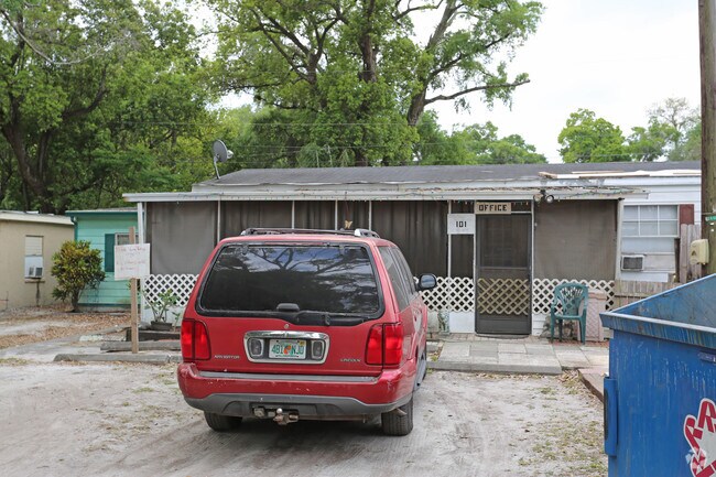 Photo - Dickson Mobile Home Park