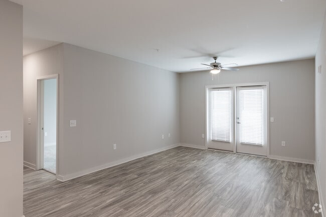 2BR, 2BA - 1198SF Living/Dining