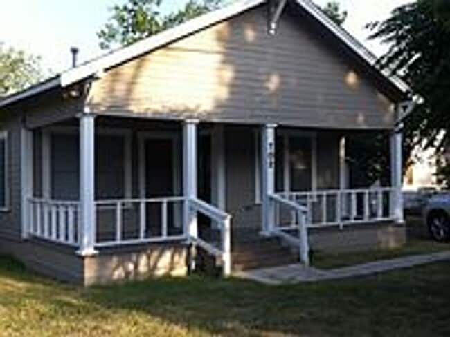 Photo - Available for May Move in!  Cute 2 bedroom 2 bathroom house near Downtown Bryan