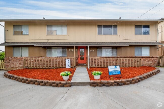 Building Photo - Bluestem Apartments