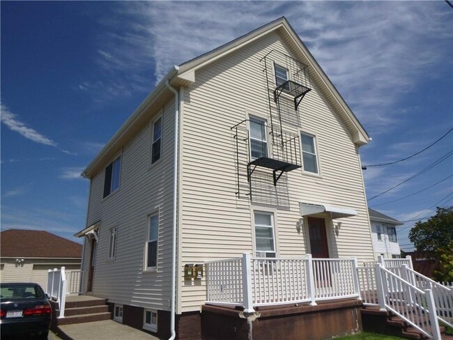 Building Photo - 50 1st St Unit 1 Rental