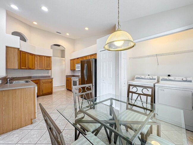 Photo - 2250 Chinaberry Cir SE