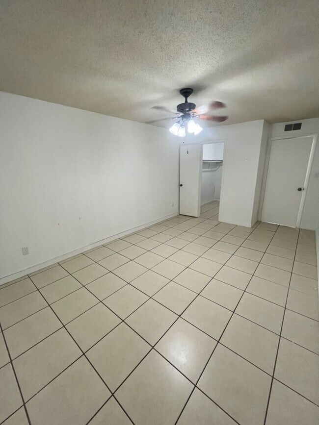 Photo - Nice 1/1 apartment - move in now no rent till January