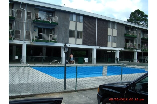 Photo - Emeralds Apartments