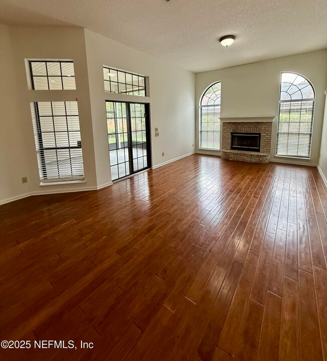 Building Photo - 13056 Clearbrook Ct Rental