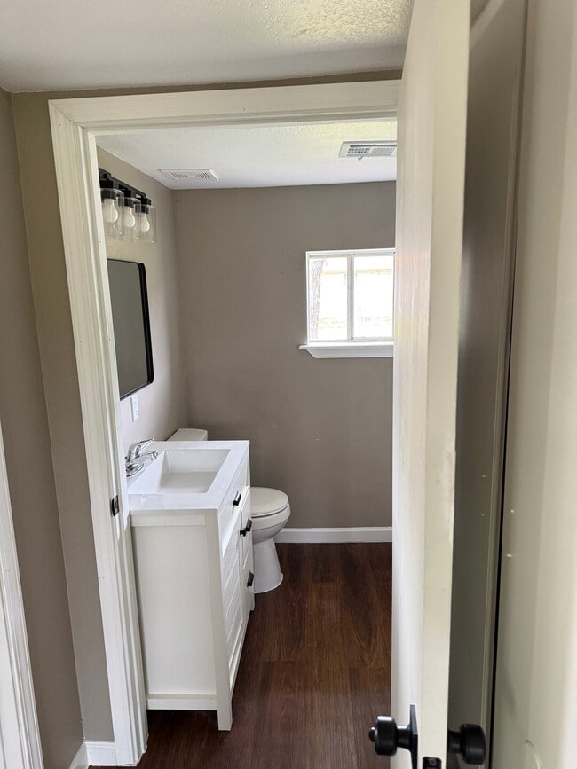 Photo - 209 N Rangeline St