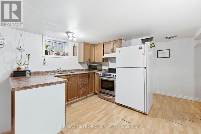 Photo - 312 Palmerston Ave
