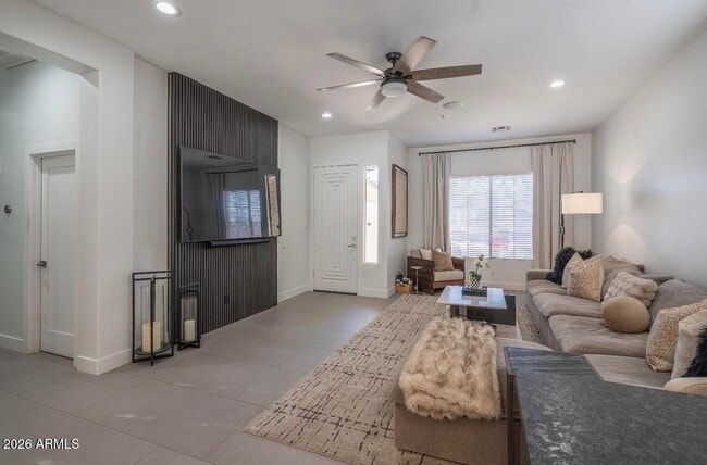 7692 E Phantom Way