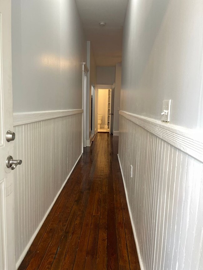 Photo - Newly Renovated Tri-Plex Near Forsyth Unidad B