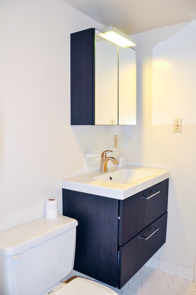 Bathroom - 1777 Lanier Pl NW Unit B