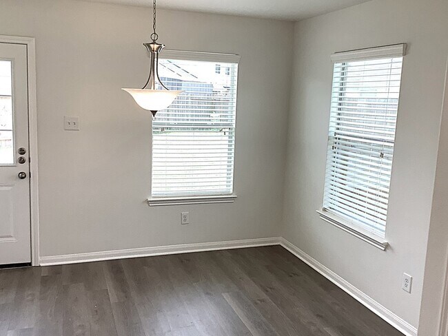 Photo - 910 Redcrest Springs Ct