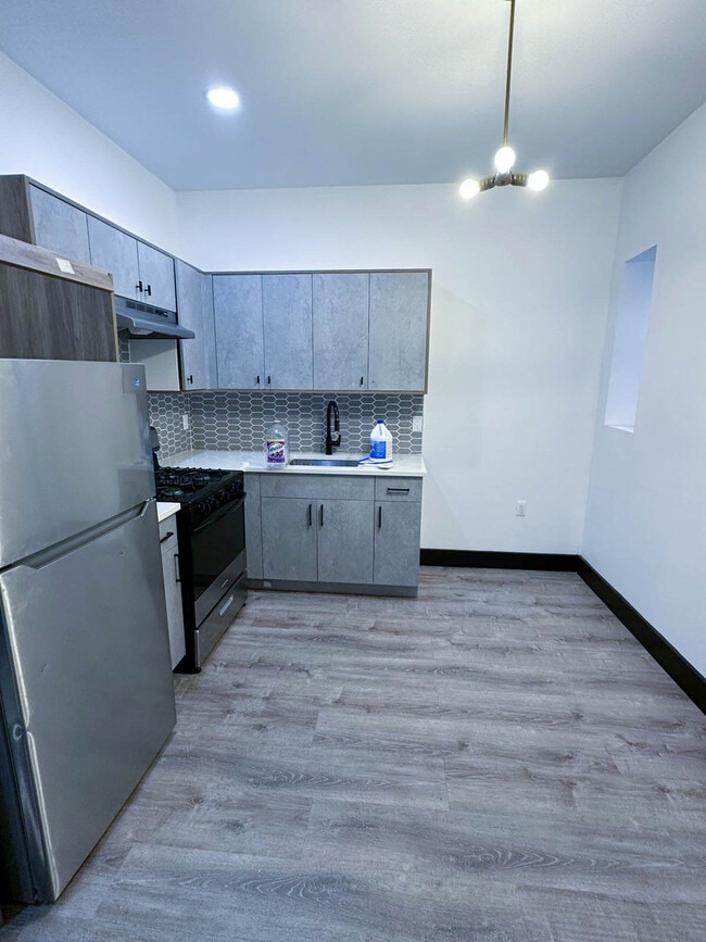 Photo - 14 Thomas St