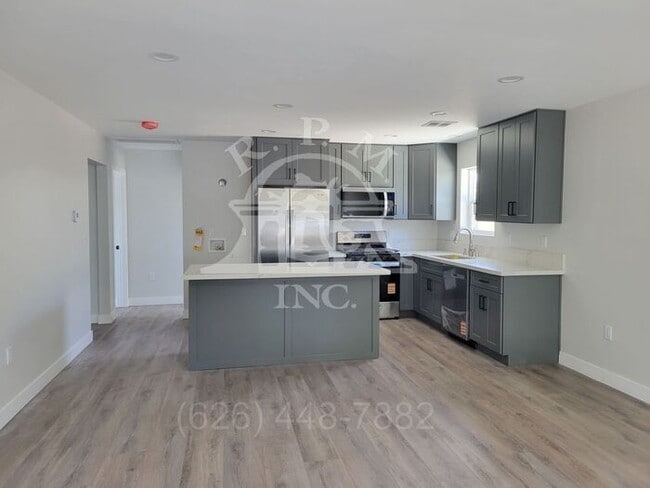 Photo - Modern 3 Bedroom Back House