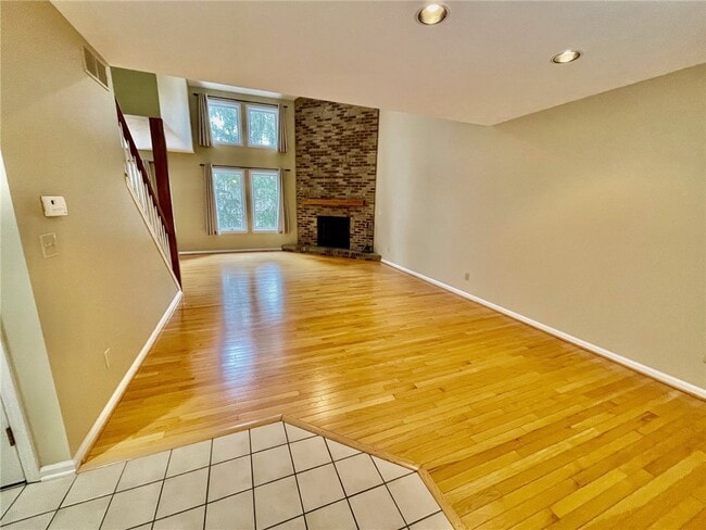 Photo - 48 Colonial Cir