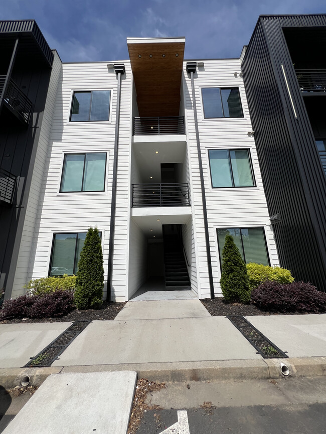 Room in Condo on Custer Ave SE - Room in Condo on Custer Ave SE