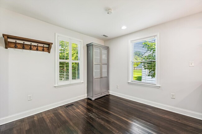 Photo - 2612 33rd St SE