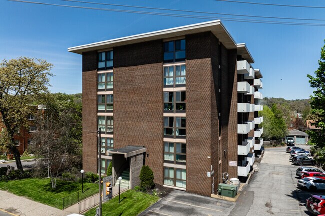 Photo - The Summit Apartments