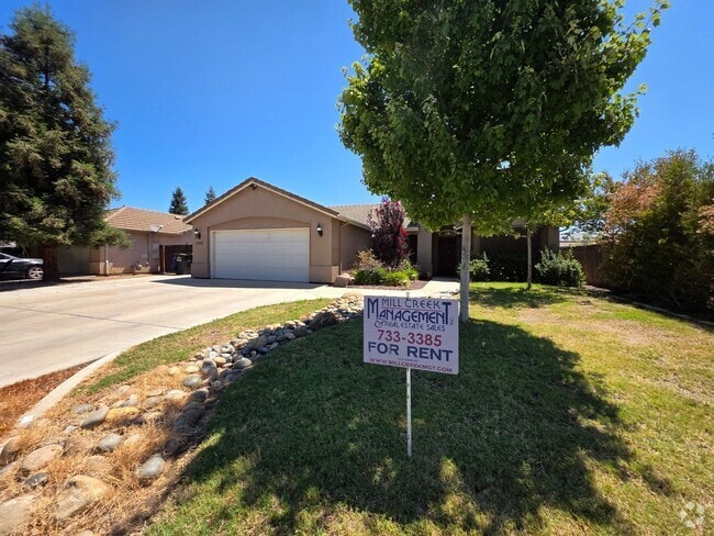 Building Photo - 4 bedroom 2 bathroom in NW Visalia! Rental