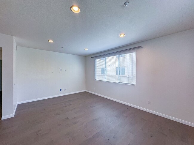 Photo - Beautiful  2Bd 2 Ba in Luxury Community