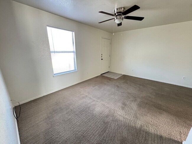 Photo - 1904 Windward Dr Unidad Apt B