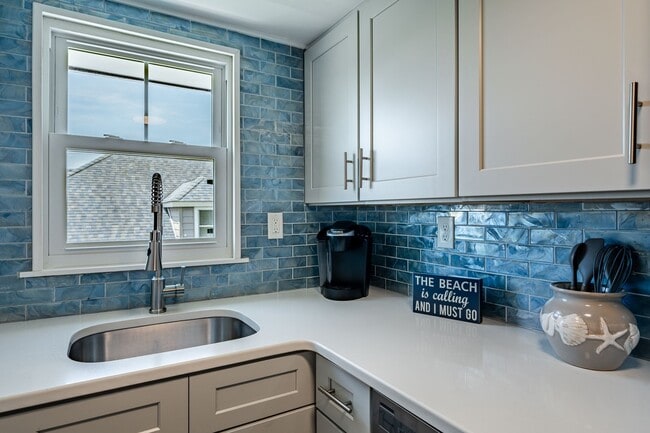 5708 Park Blvd Unit 2