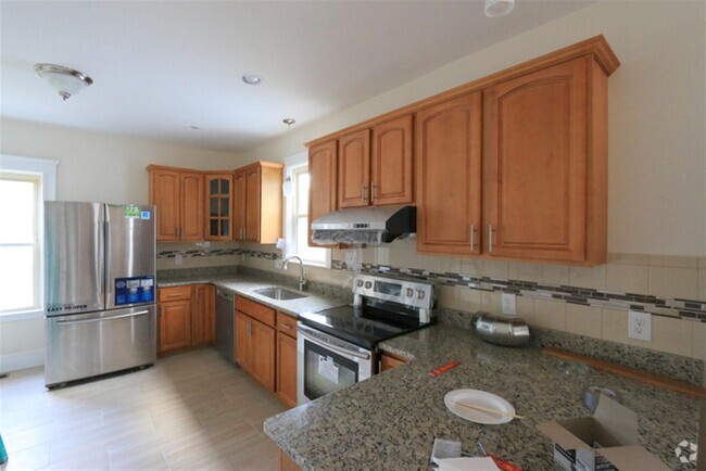 Building Photo - 14 Bay State Ave Unit 2 Rental