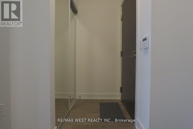 Photo - 7 Mabelle Ave Unité 3209