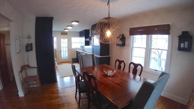 Photo - 2425 Waukazoo Trail