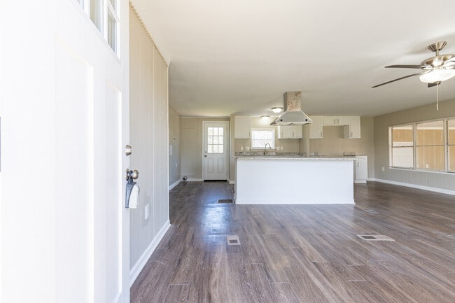 Photo - 7449 Malone Rd