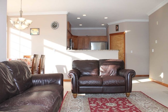 Photo - 1855 Trossachs Blvd SE