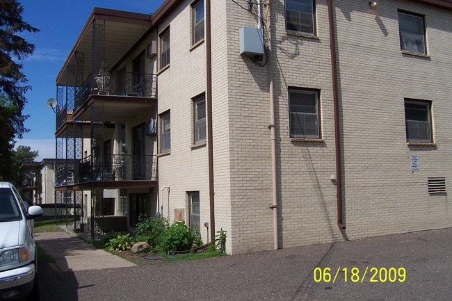 Photo - 1660 Cumberland