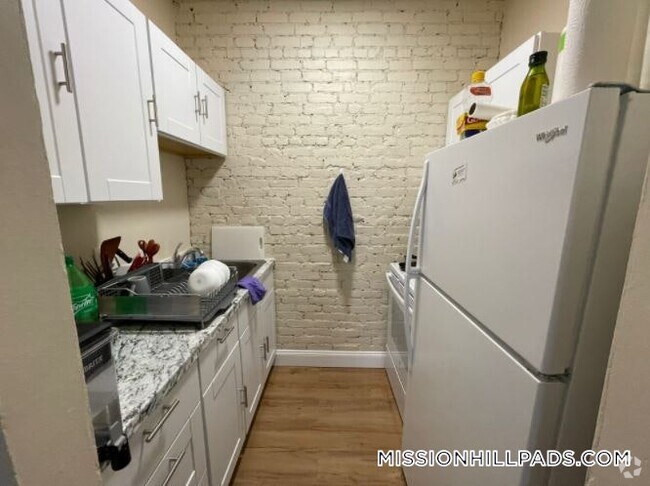 Building Photo - 890 Huntington Ave Unit 8 Rental