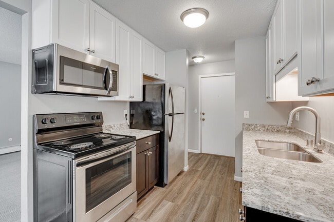 Photo - Whispering Pond Apartments