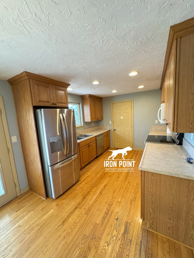 Photo - SW Boise home w/attached garage, large fen...