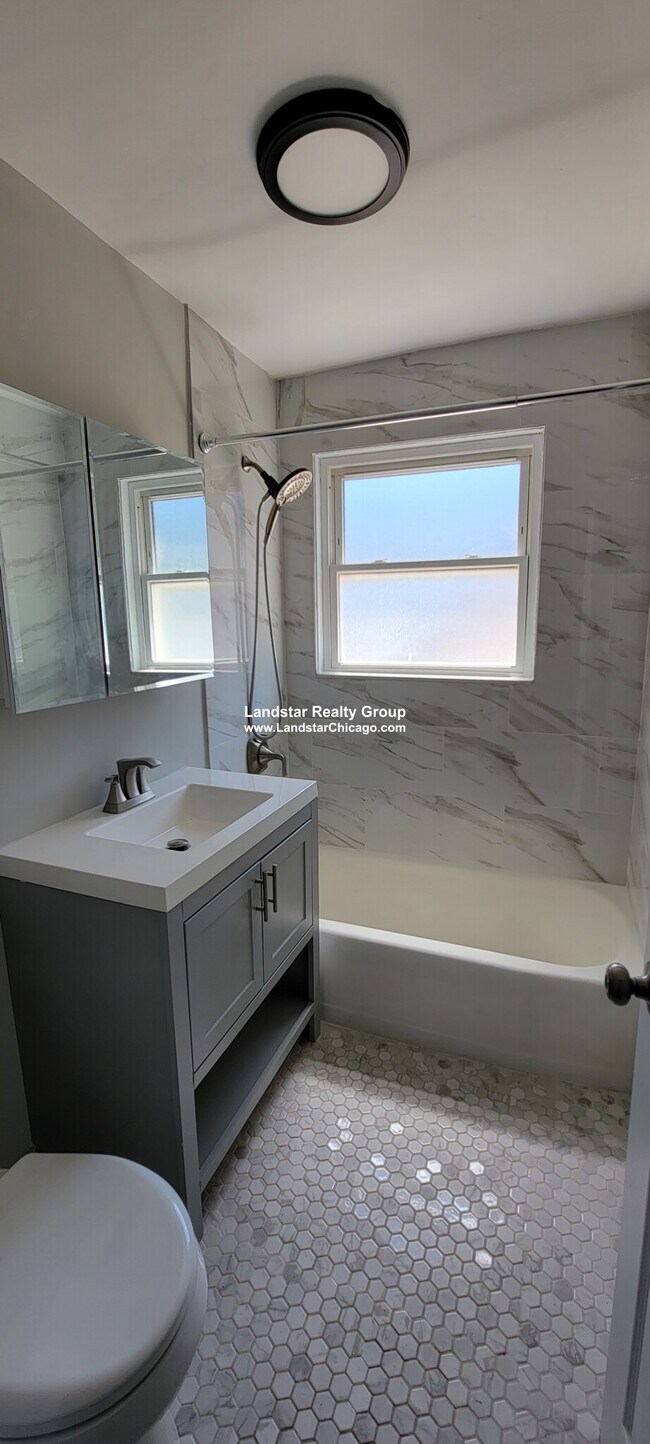 Photo - 1321 W Sherwin Ave Unit GB