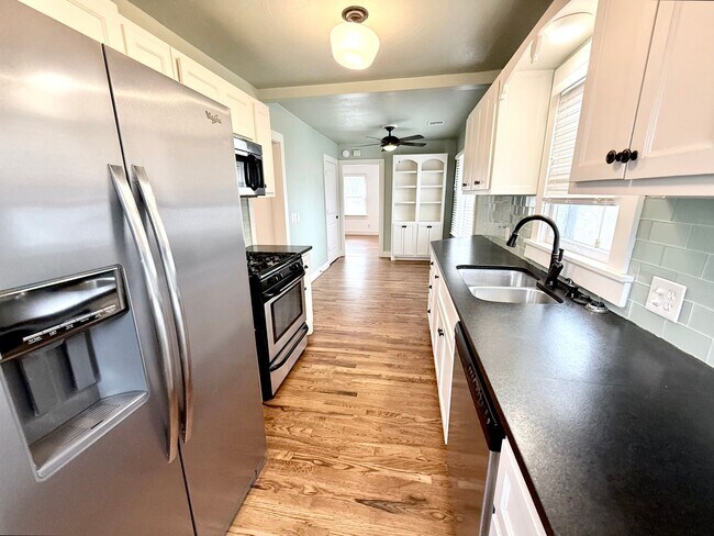 Photo - Updated 3BD 1.5BA Home with Bonus Office Space in Central Park!!