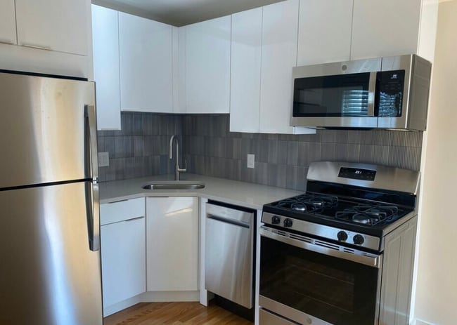 Building Photo - 224 Banks St Unit 6