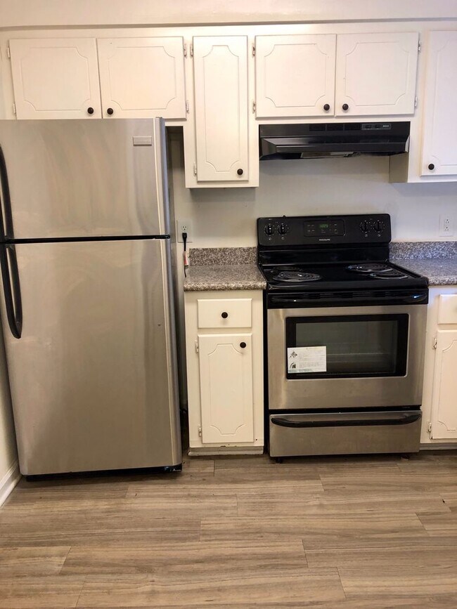 Photo - 119 Village Green Unidad 119