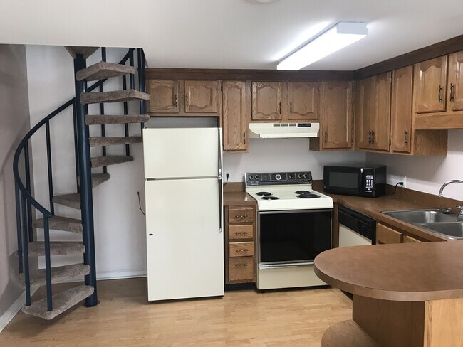 Photo - 2 Bedroom, 1 Bath, Unfurnished Condo in Sterling Village! Unit D